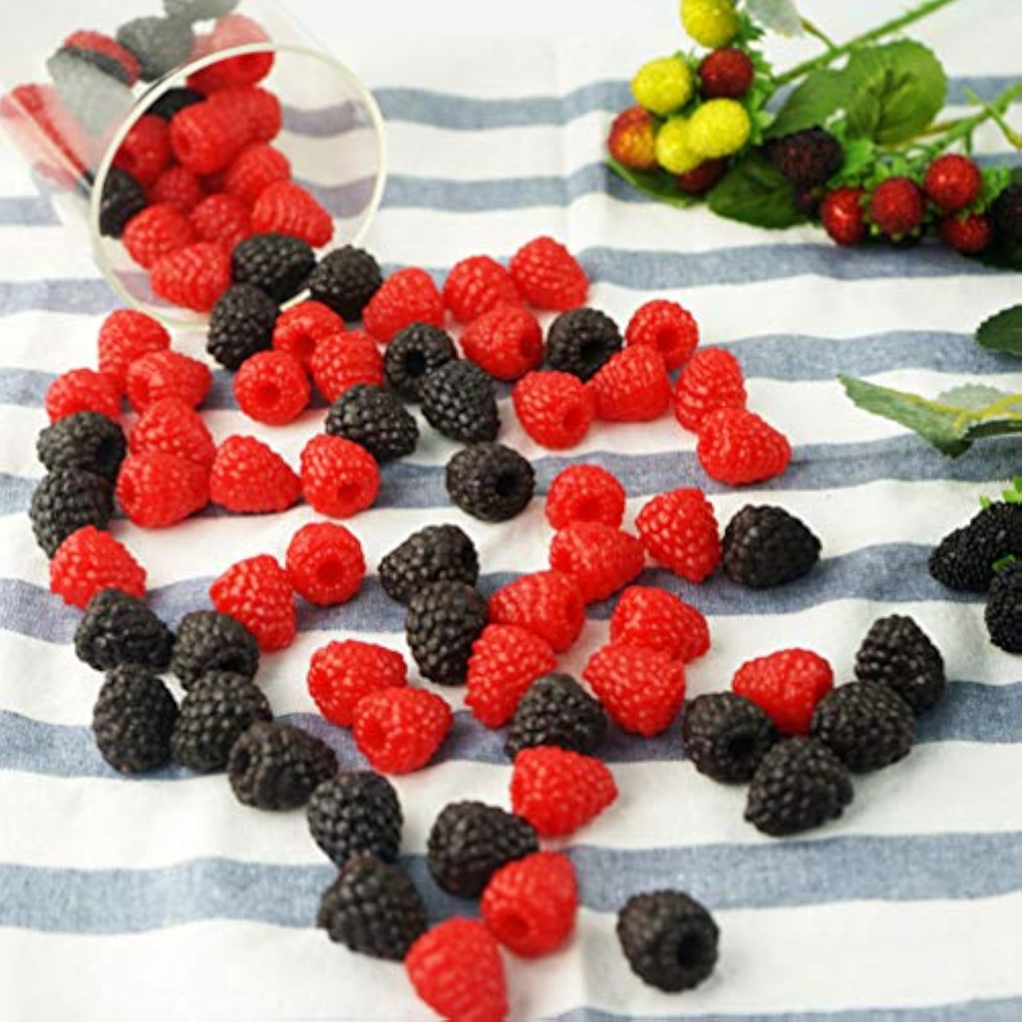 20pcs Artificial Strawberries for Home Decoration
